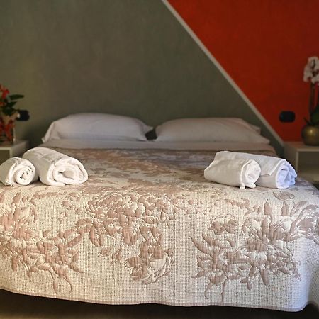 La Gloria Rho Private Rooms Only Dış mekan fotoğraf