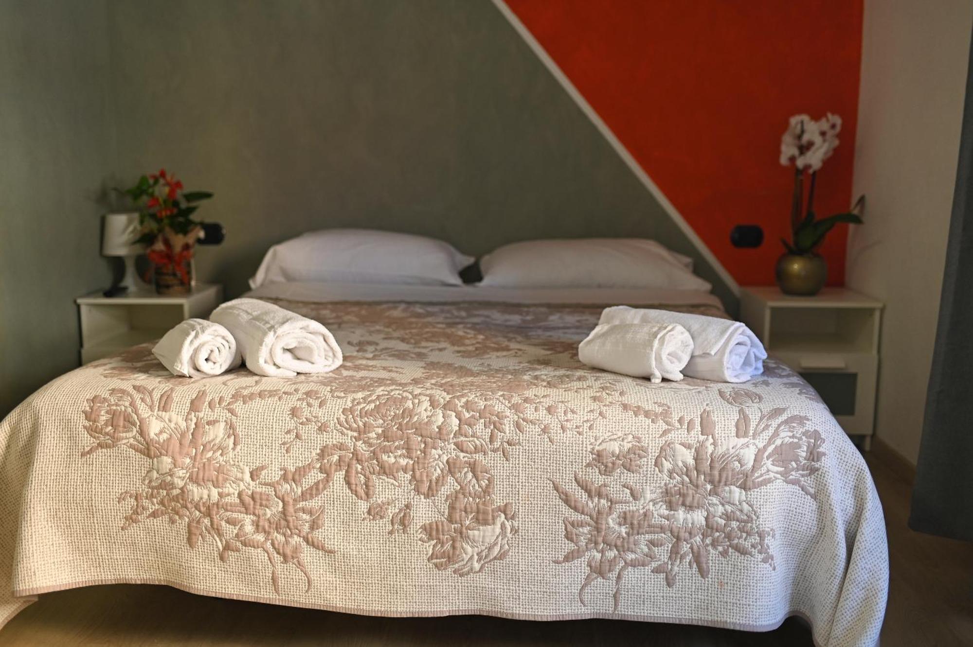 La Gloria Rho Private Rooms Only Dış mekan fotoğraf