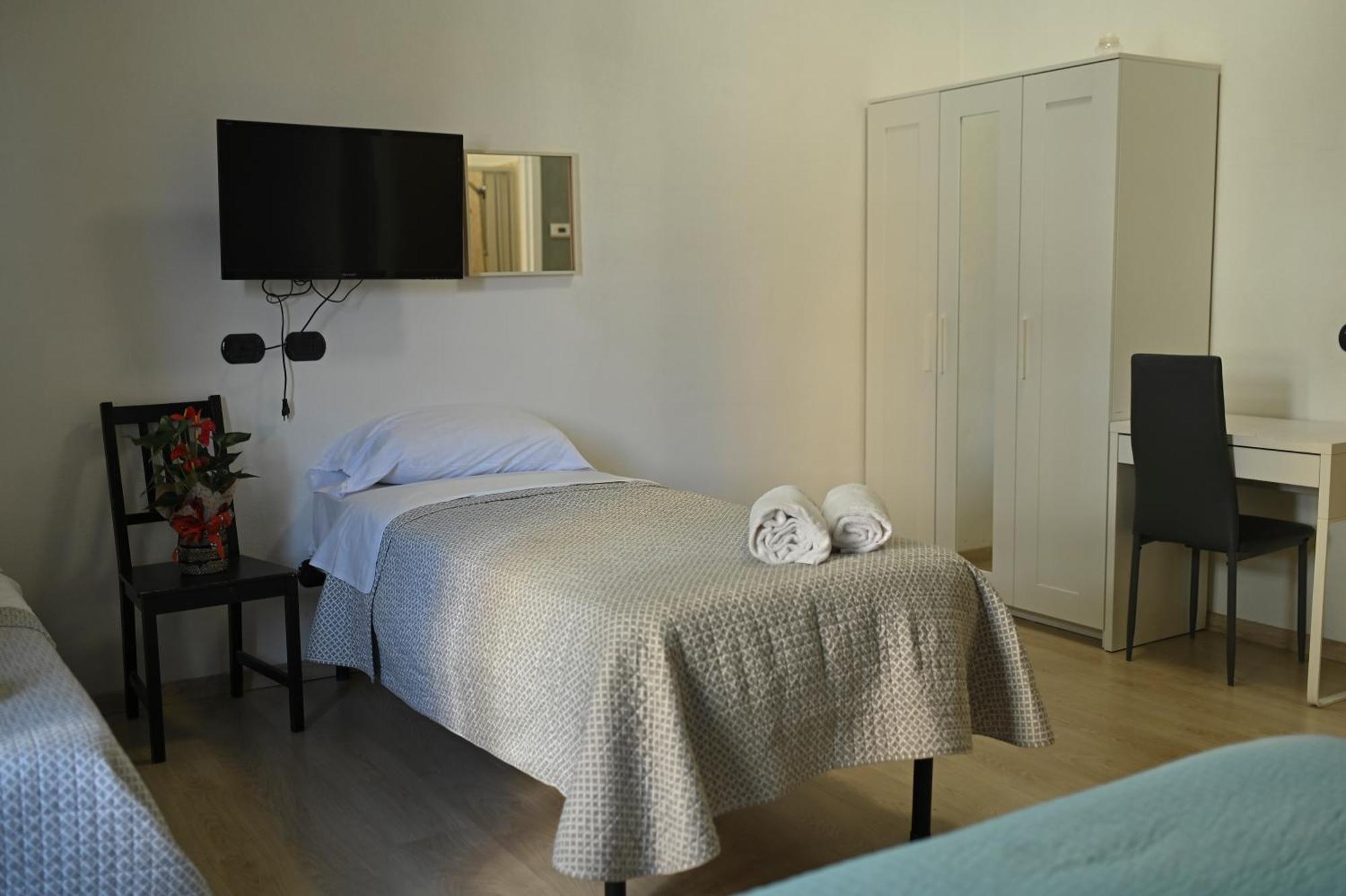 La Gloria Rho Private Rooms Only Dış mekan fotoğraf